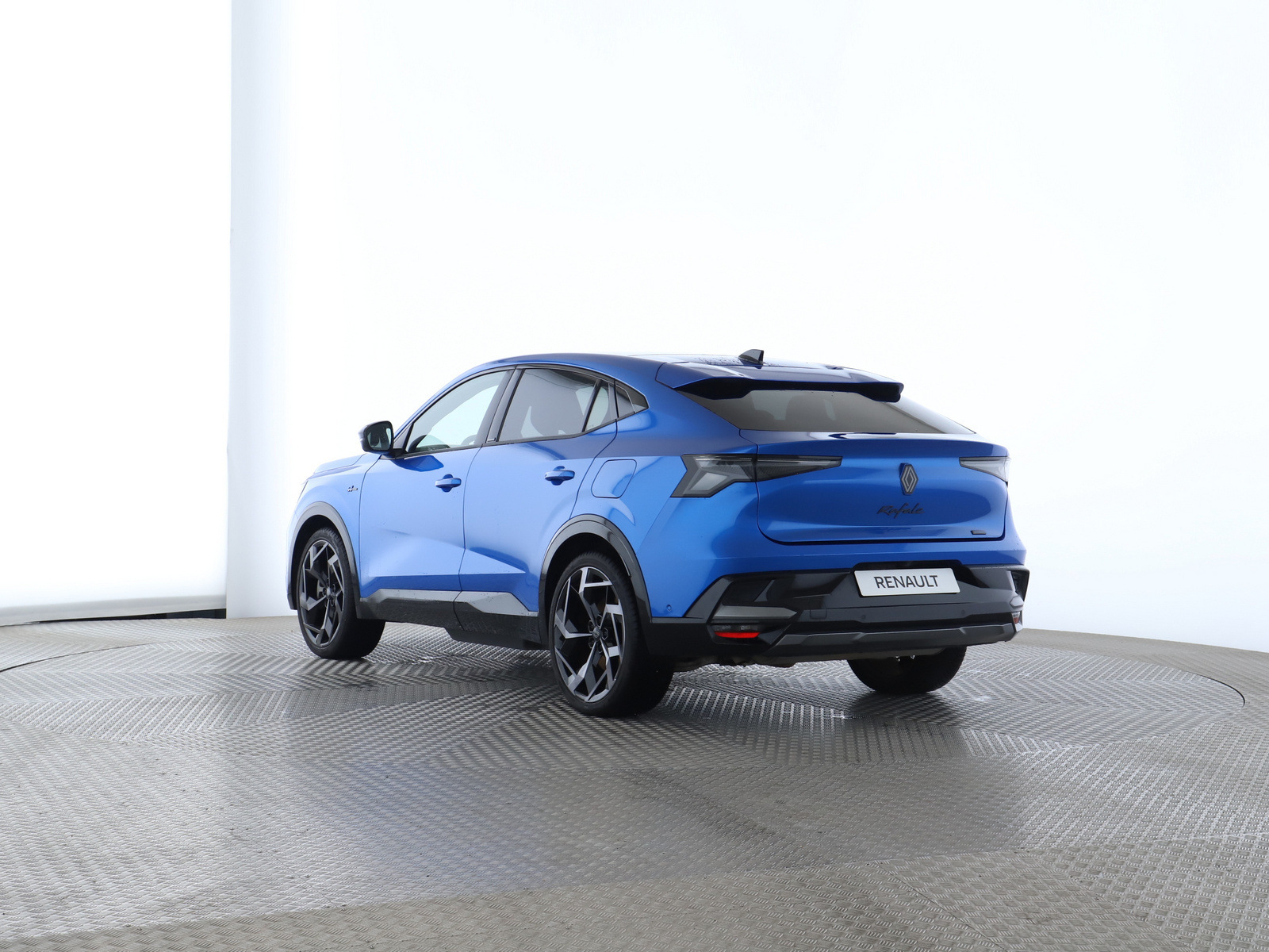 1.2 E-TECH Plug-in Hybrid 300 Atelier Alpin 12